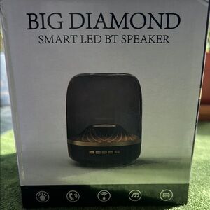 Diamond Supply Co LED Bluetooth Speaker that lights up! Amazing sound quality